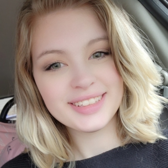 Meet your Posher, Lillian - Picture 1 of 1